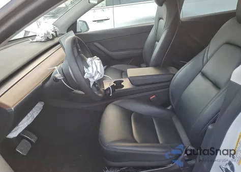 2022 Tesla Model Y z USA, uszkodzony, nr VIN 7SAYGDEE2NF426519